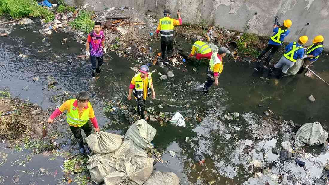 MMDA enforces camera-based penalties vs. illegal garbage dumping under NCAP