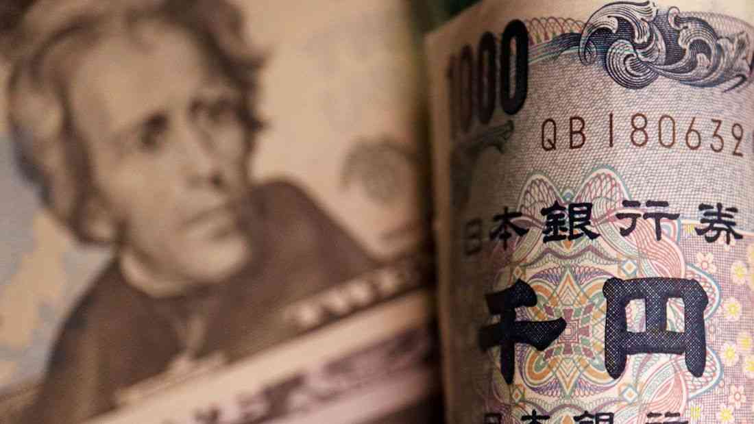 Dollar firms to one-week high as Gulf tensions flare, yen nears intervention zone