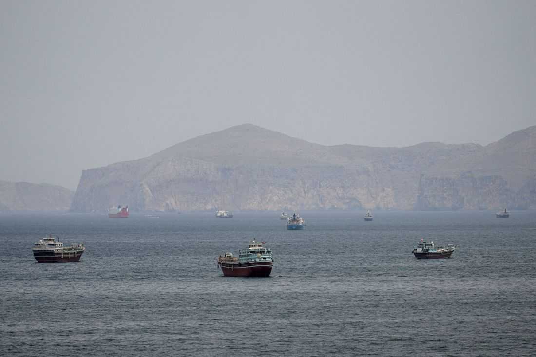 Oil slips again as US, Iran sign peace deal