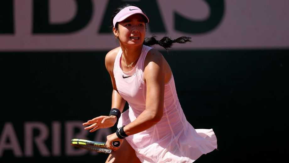 Eala bows out of HSBC Championships after straight-sets loss to Jovic in R16
