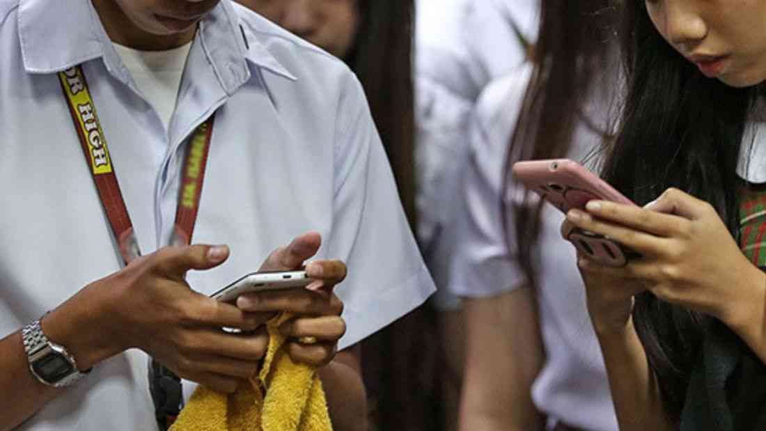 Students in Dumanjug, Cebu face strict no-cellphone rule starting June 29