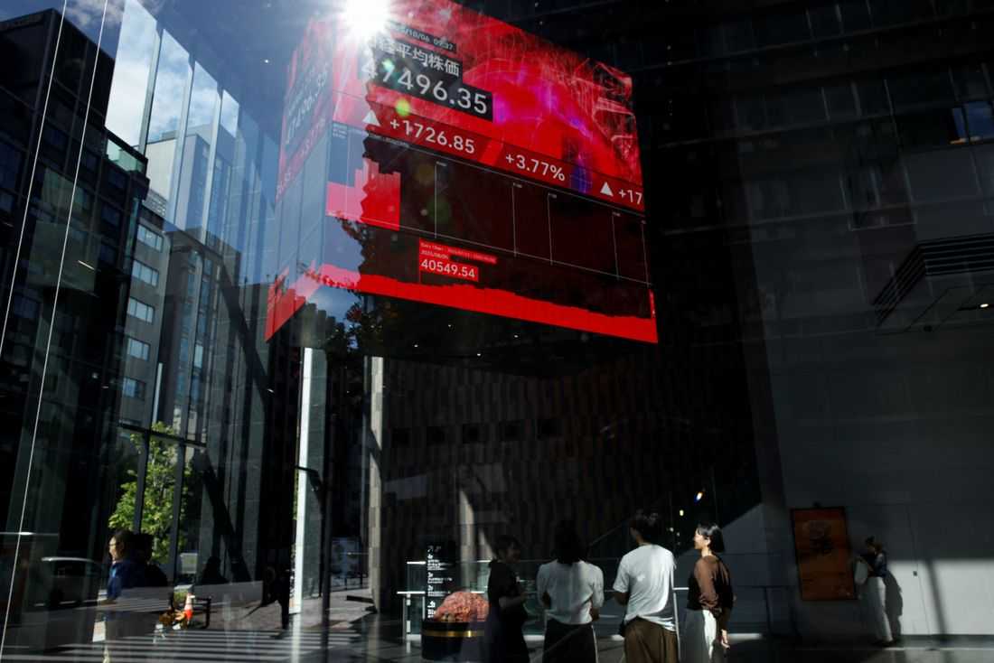 Asia stocks slide as Middle East anxiety offsets AI optimism