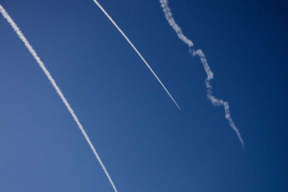 US launches new strikes after Trump threatens to attack Iran 'very hard'