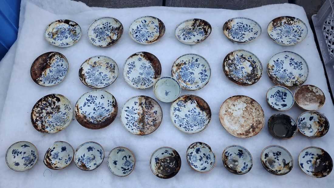 Norway recovers porcelain, chandeliers from 18th century shipwreck
