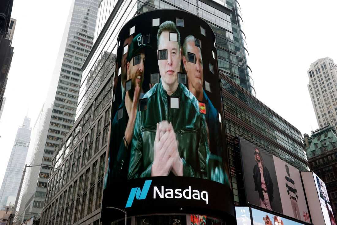 Chip stocks plunge, but bargain-hunters limit scale of tech rout