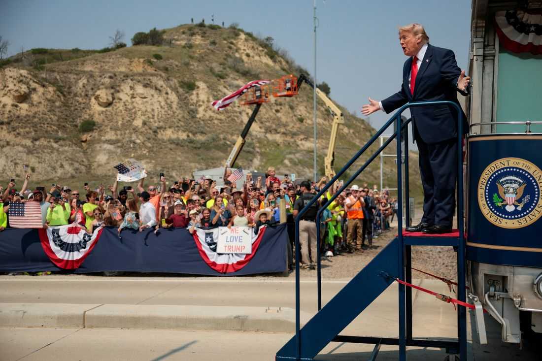 Trump honors Theodore Roosevelt in North Dakota, debuts new Air Force One