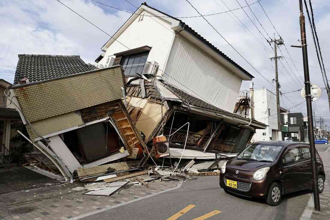 Rescuers haul survivors from wrecked Japan mall as earthquake toll hits 13