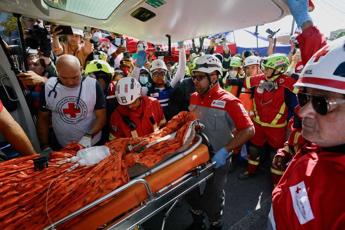 Rescuers save trapped man from Venezuela mall rubble nearly eight days after quakes