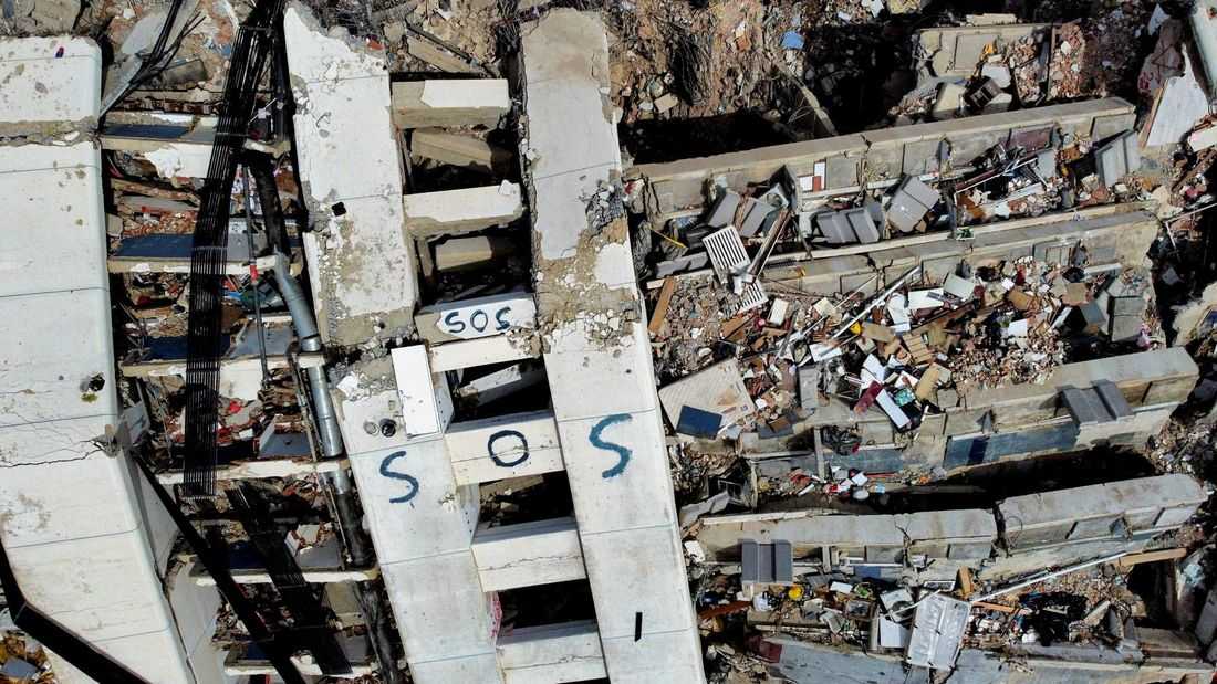 As Venezuela death toll rises, survivor recounts days beneath the rubble