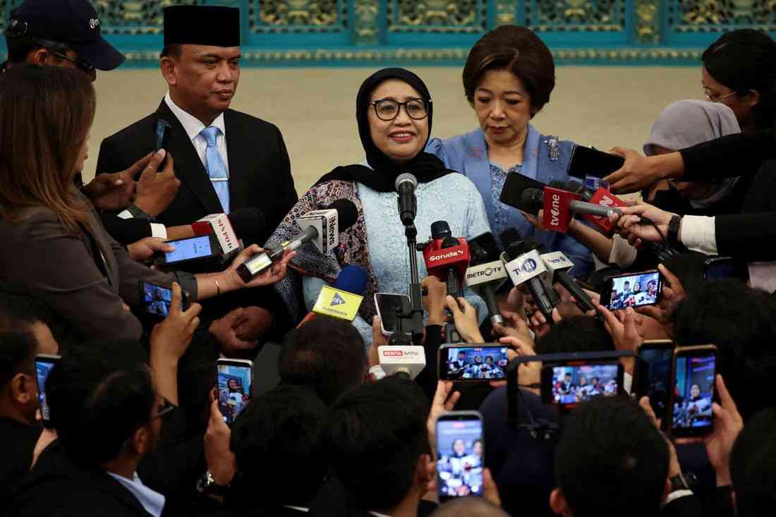Chief of Indonesia's troubled free meals agency resigns on health grounds