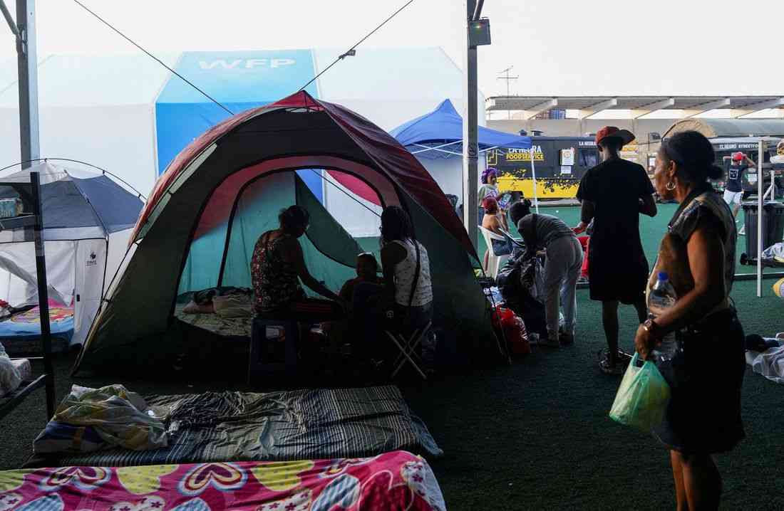 Overcrowded shelters, poor water access pose health risks after Venezuela quakes, PAHO says