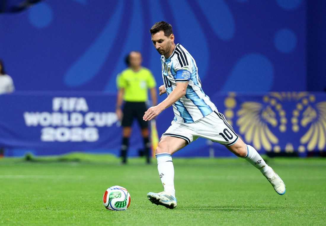 Soccer-Magic mortal Messi rescues Argentina and lives to fight another day