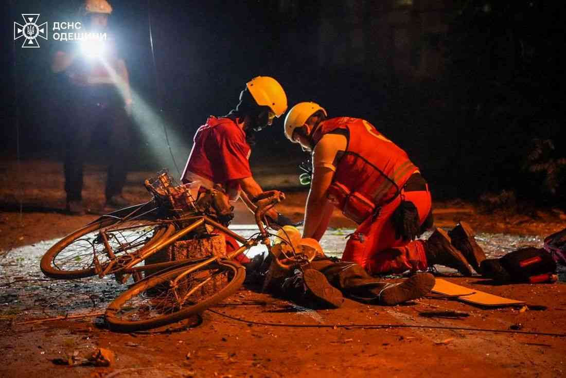 Russia intensifies strikes on Ukraine Black Sea ports, killing three