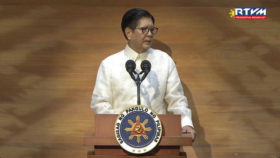 Marcos pays tribute to victims of Tacloban school shooting in SONA