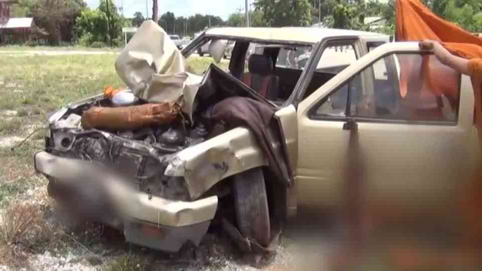 Eight monks killed in Thailand after 11-year-old boy crashes truck