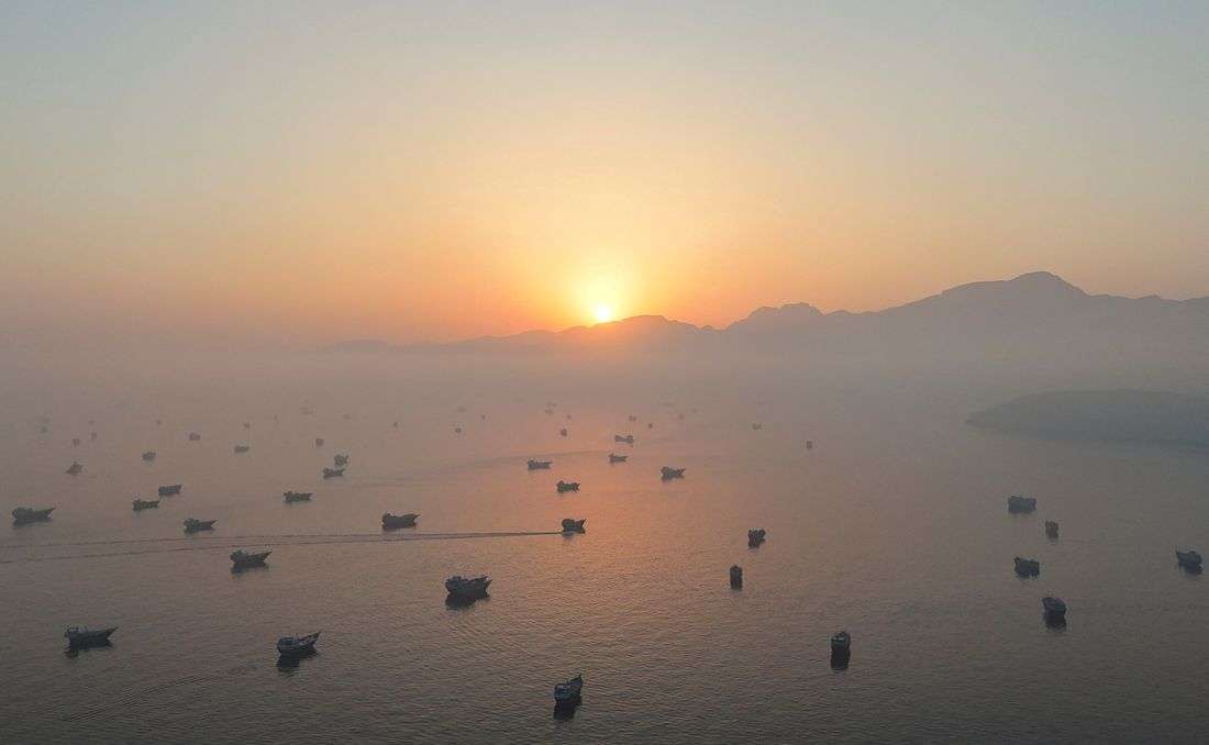 Hormuz traffic slows as uncertainty over waterway persists