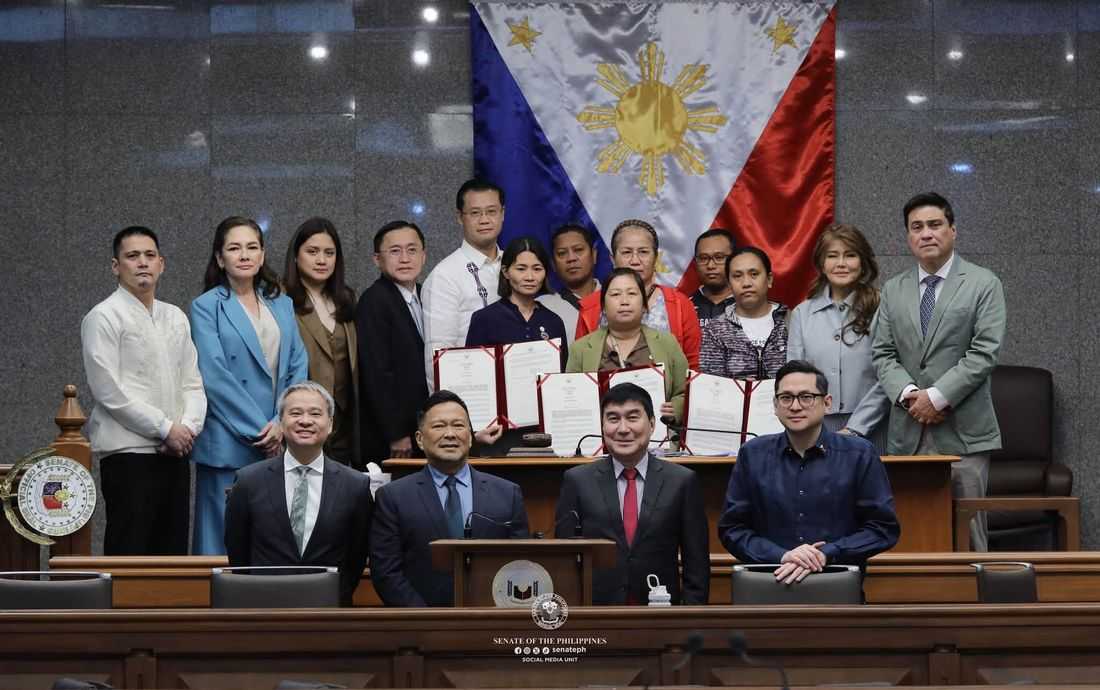 Senate adopts reso honoring Tacloban school shooting victims