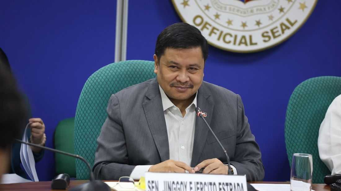 Sandiganbayan OKs Jinggoy Estrada’s jail leave for knee x-ray on August 26