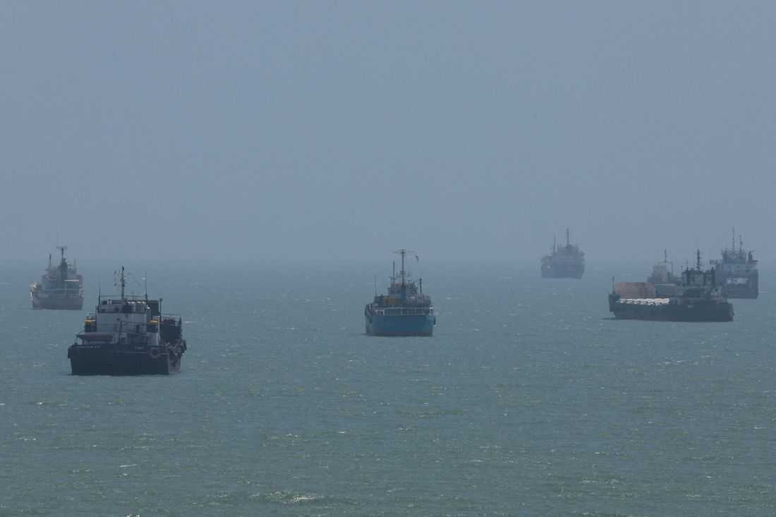 Shipping traffic through Strait of Hormuz rises slightly, data shows