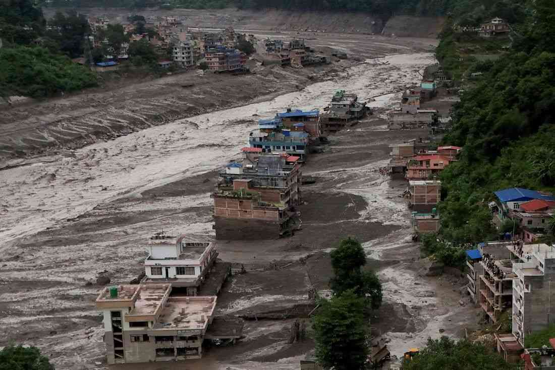 Death toll mounts, more than 1,000 missing in Nepal and China after Himalayan flood