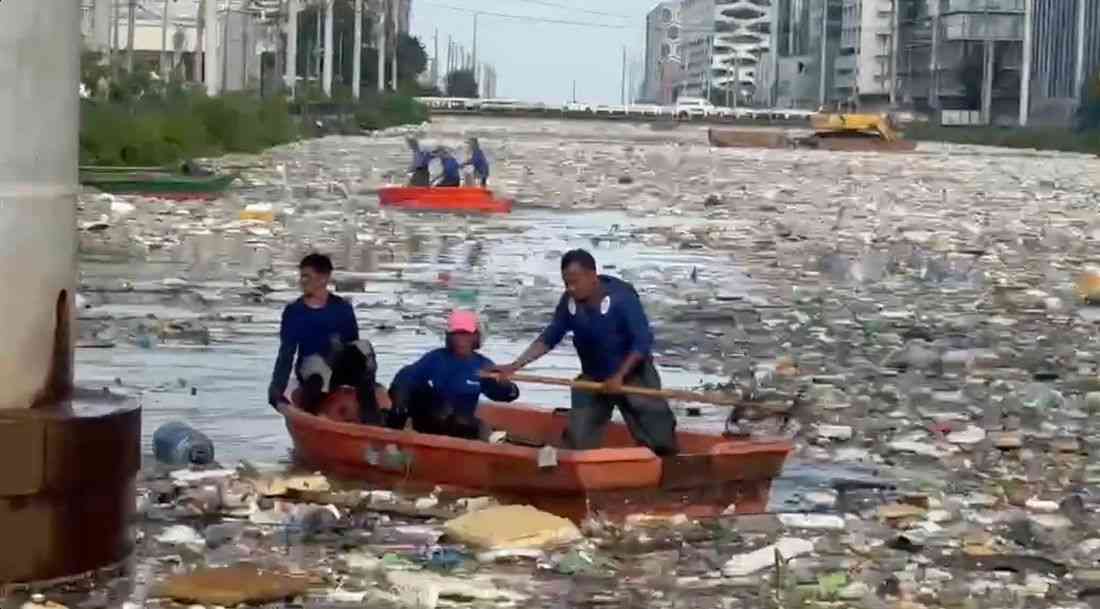 Dizon says Baclaran garbage problem goes beyond Metro Manila, calls it a ‘crisis’