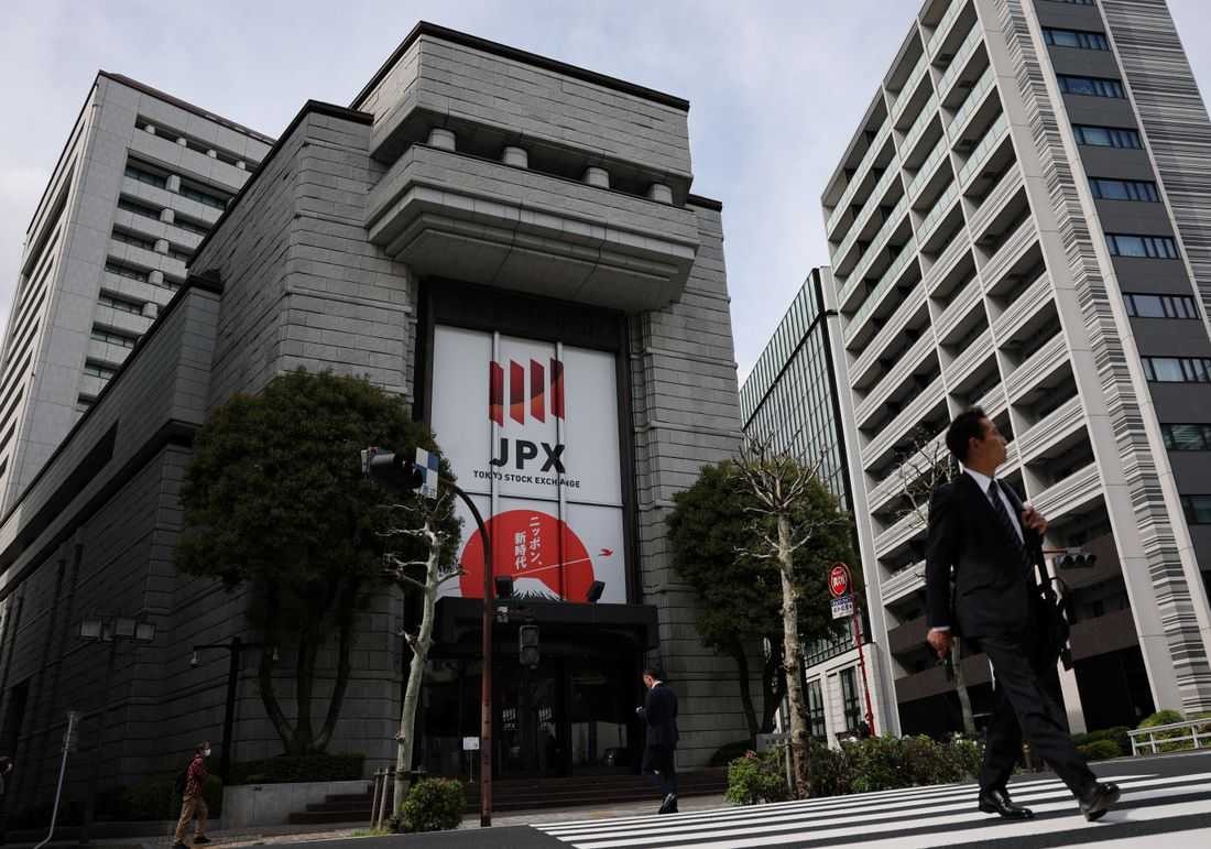 Asian stocks set for weekly gain on fading US rate hike wagers