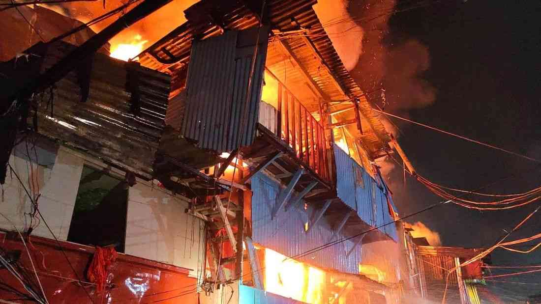 4th alarm fire destroys 150 houses, displaces 650 residents in Malate, Manila