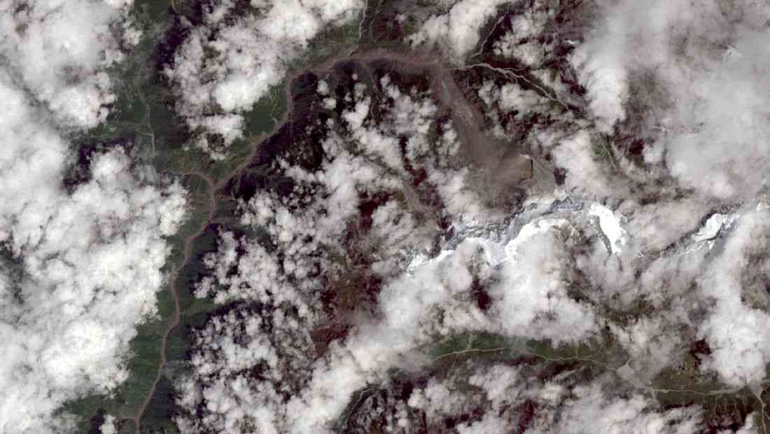 Factbox-The world’s deadliest glacier disasters