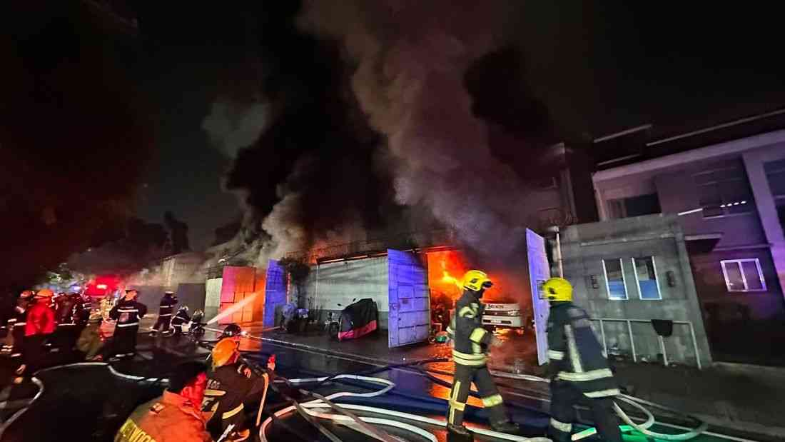Fire hits warehouse in Pasig, reaches 3rd alarm