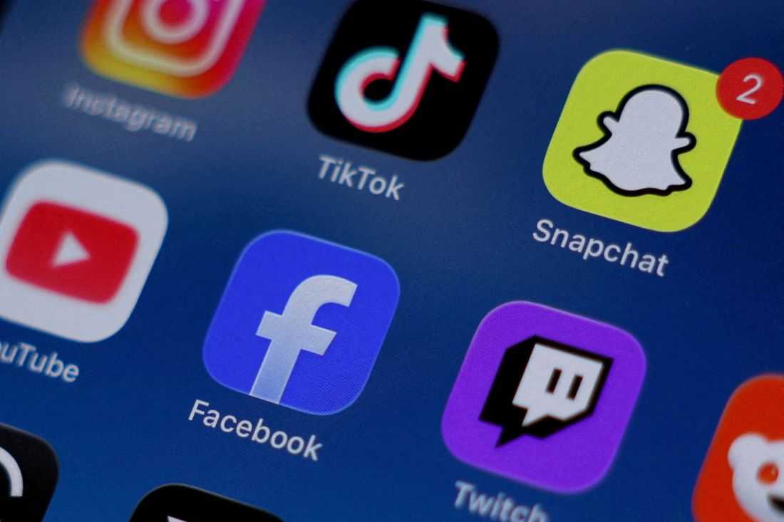 Most Australian teens still on social media three months after under-16 ban began, study finds
