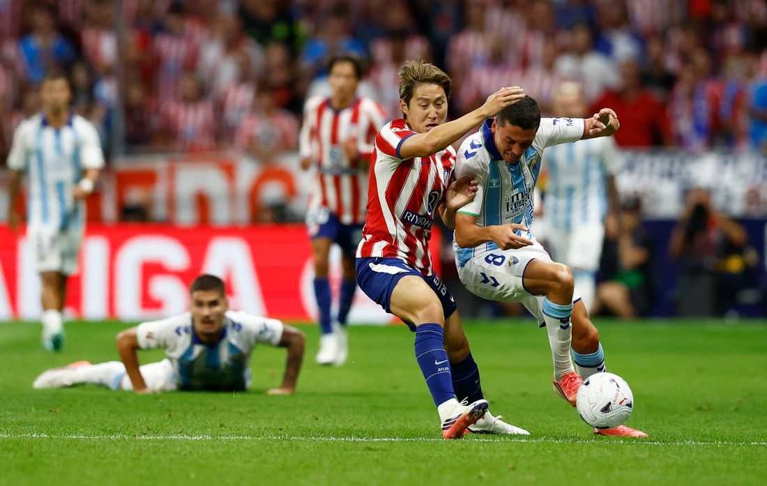 Soccer-Atletico Madrid beat Malaga but Alvarez absence is felt
