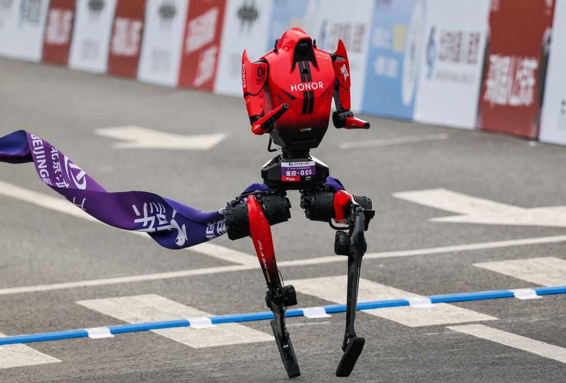 Chinese robot beats Usain Bolt's 100m world record at Beijing games