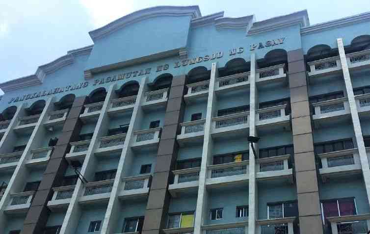 Pasay City General Hospital ER hits full capacity