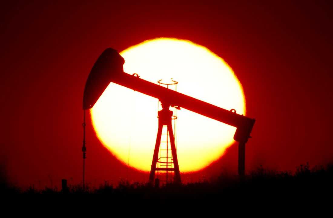Oil rises as risks of prolonged Mideast conflict heighten supply worries