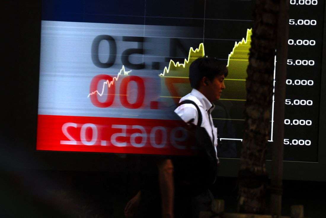 Tech rally boosts Asian stocks, dollar firms on rate-hike wagers