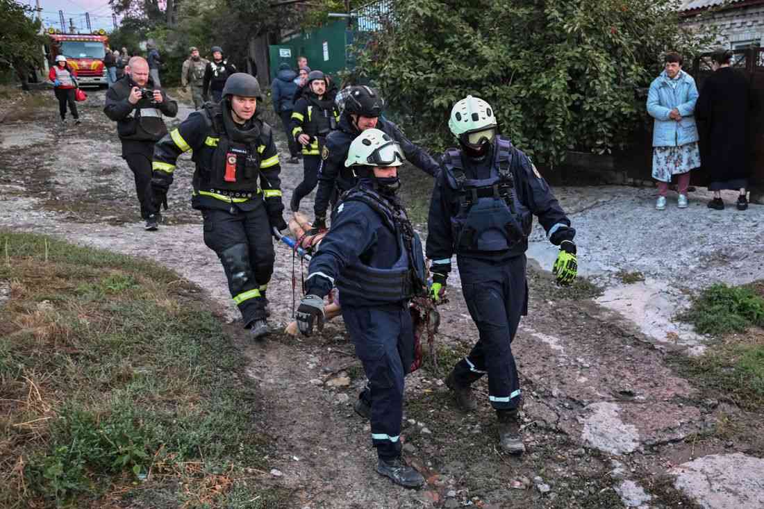 Russian attacks kills three in Ukrainian cities, strikes hit Kyiv districts, officials say