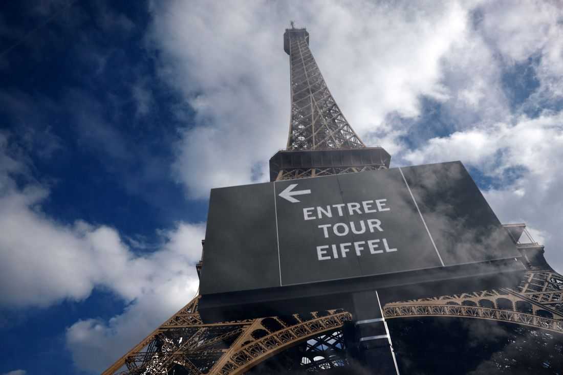 Paris investigates claim women were hidden from Hindu delegation at Eiffel Tower