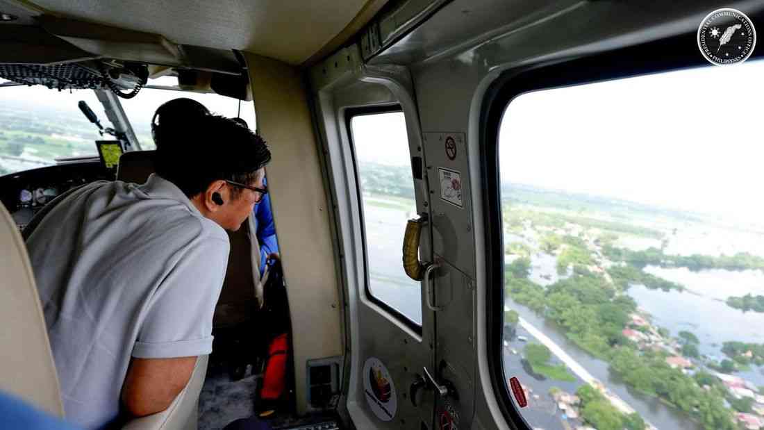 Marcos inspects collapsed Agana, Aquino bridges in Tarlac