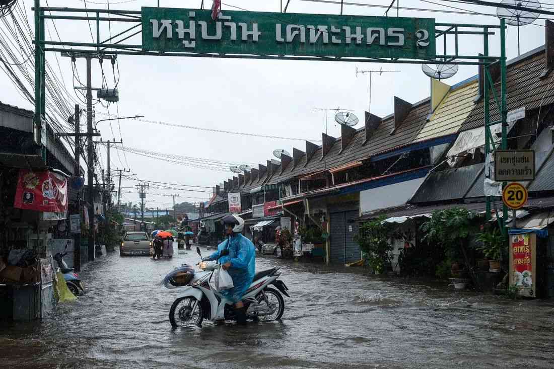 Thai capital Bangkok declared disaster zone amid flooding