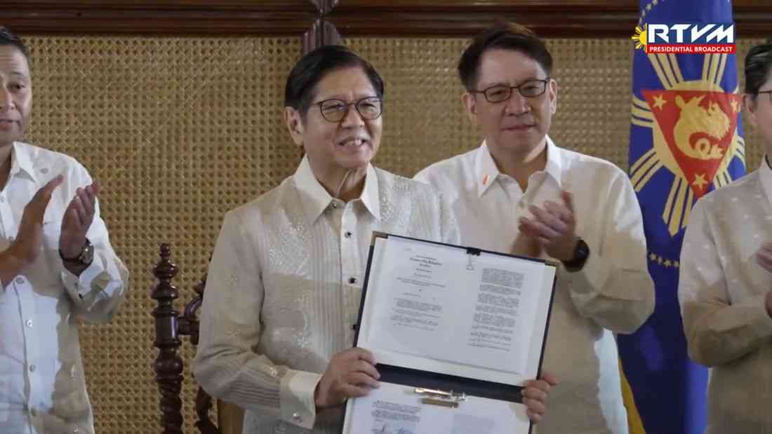 Marcos signs amendments expanding tertiary education aid