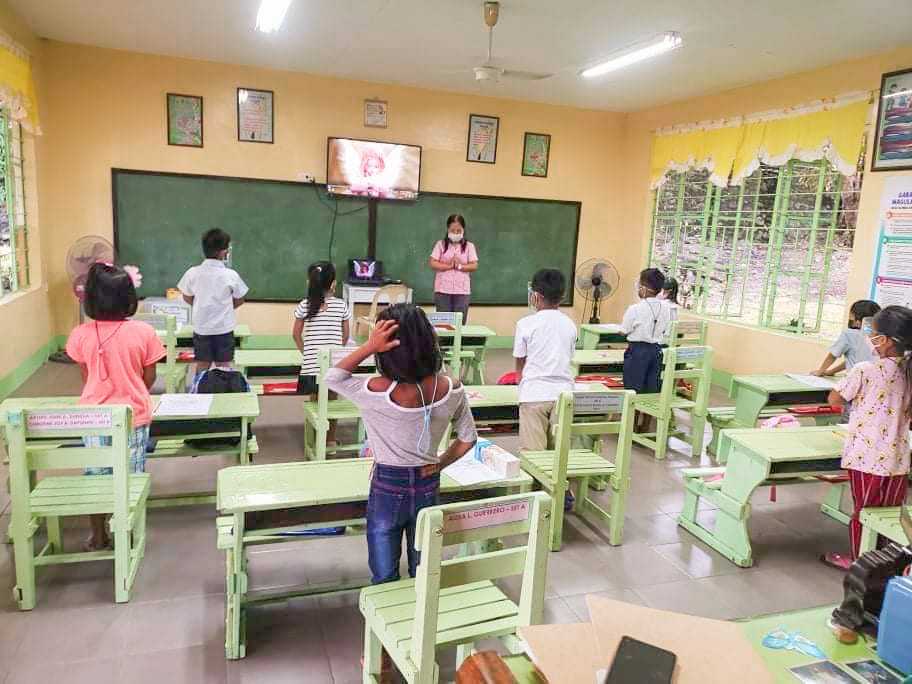 DepEd: 'So far, so good' on first day of limited face-to-face classes