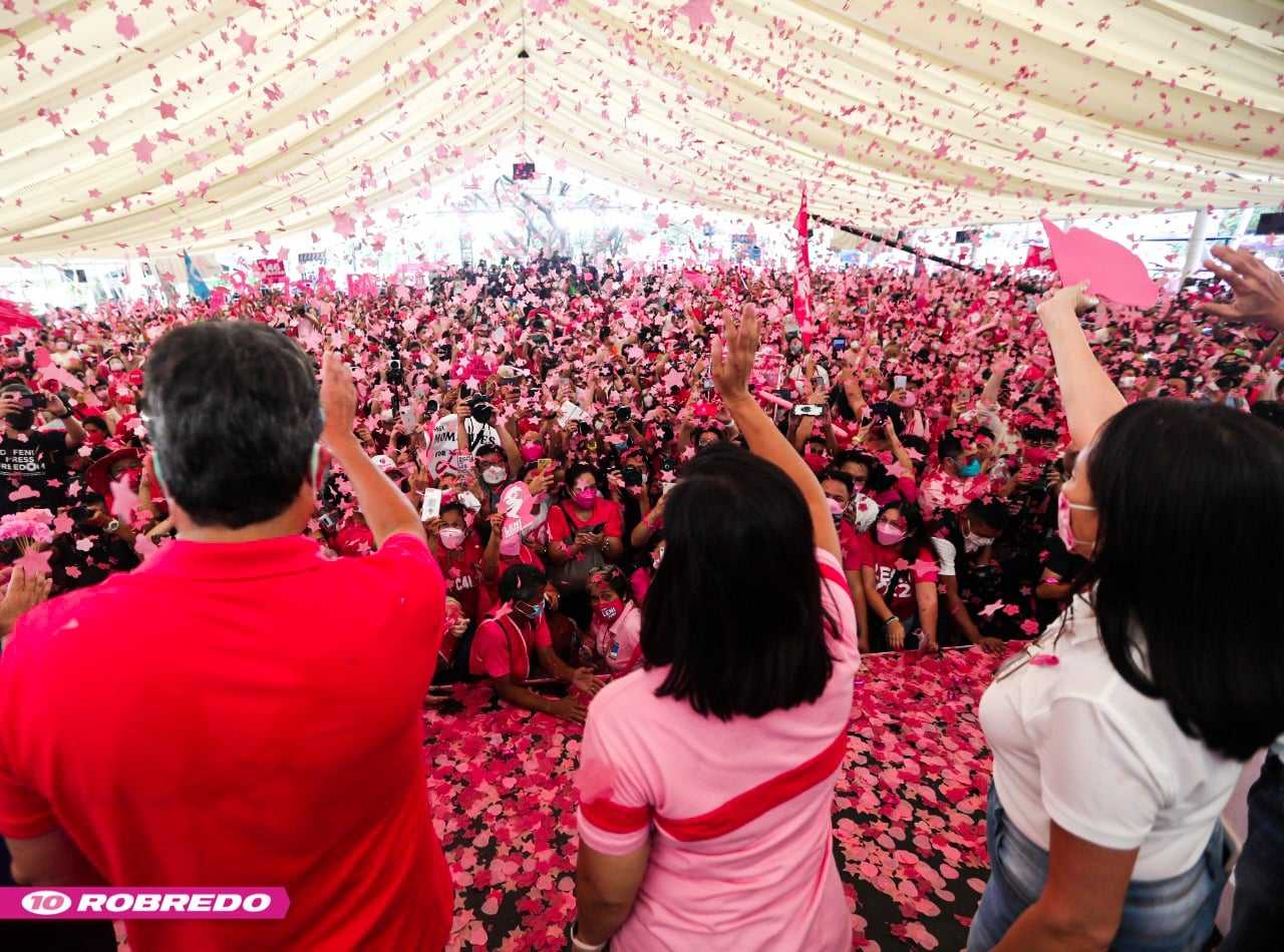 Robredo: Over 20,000 Kakampinks flock to QC Memorial Circle for 'Pink Sunday'