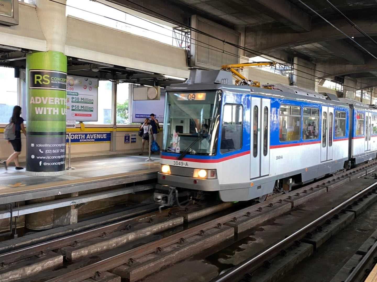 MRT-3 deploys first-ever four-car train set