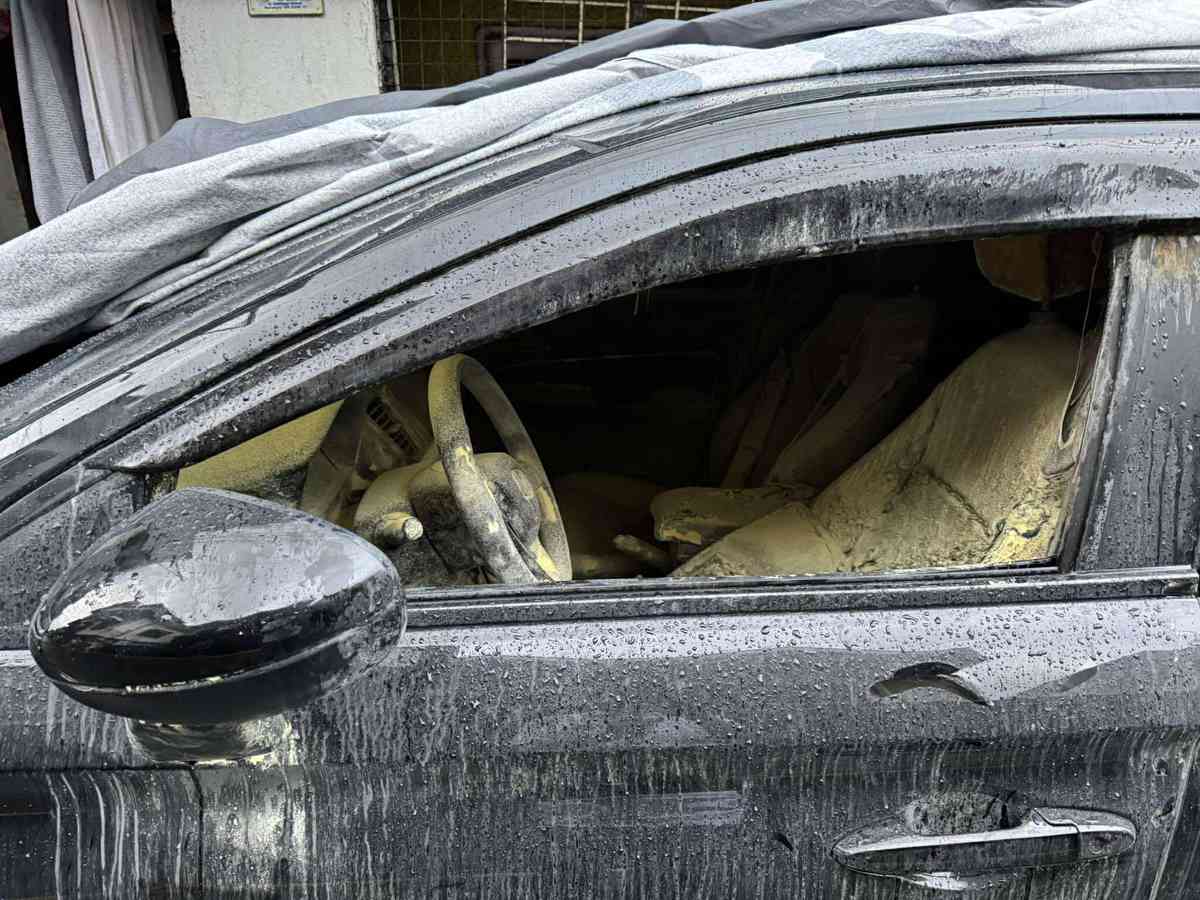 3 parked vehicles shot; one set on fire in Tondo, Manila