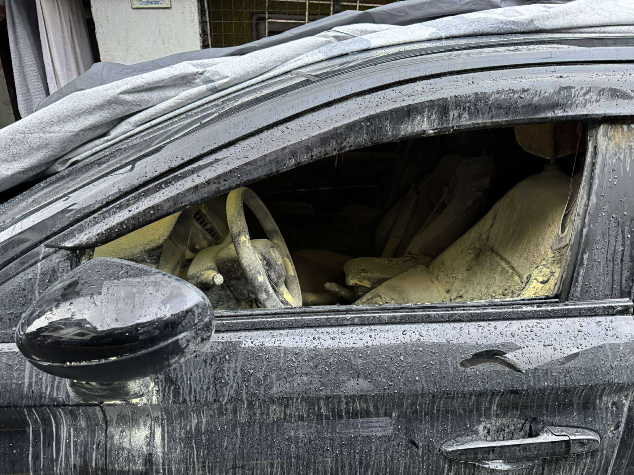 3 parked vehicles shot; one set on fire in Tondo, Manila