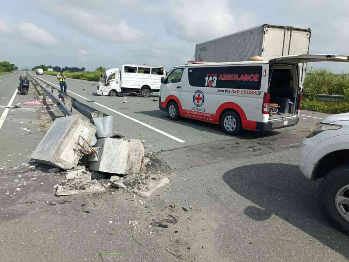 5 dead, 9 injured in CLLEX van mishap