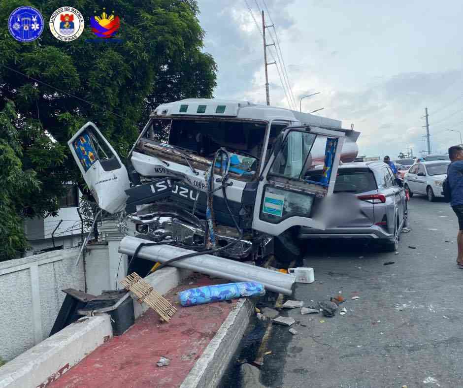 5 vehicle collision including tanker reported on Nagtahan Bridge