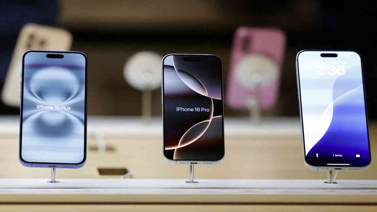 A $2,300 Apple iPhone? Trump tariffs could make that happen