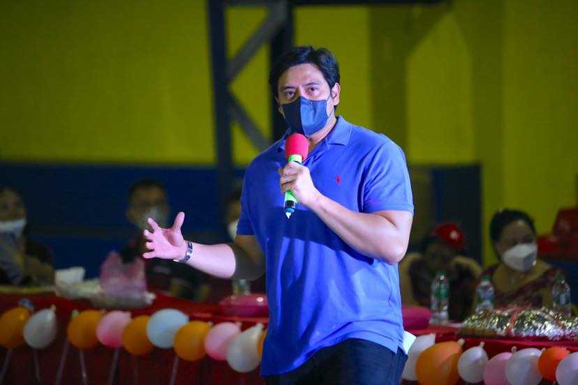 Alfred Vargas tests positive for COVID-19