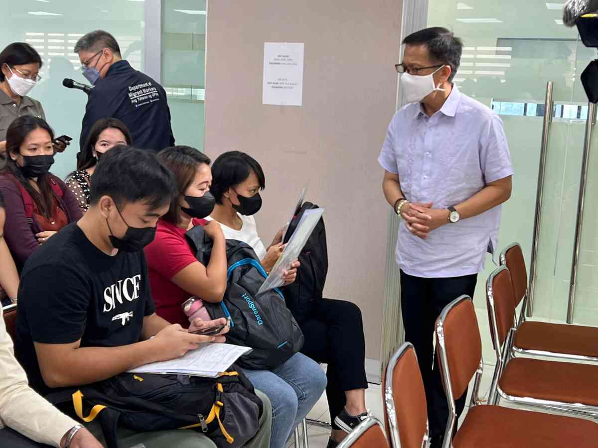 Over 900 Kuwait OFWs repatriated to PH following visa suspension